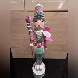 Peppermint Square‎ Pastel Nutcracker